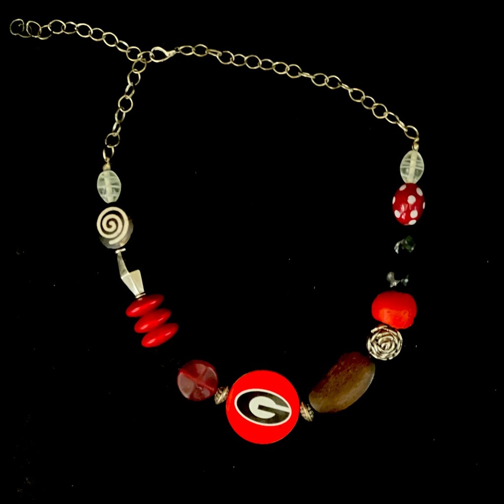 🌷University of Georgia Bulldogs UGA Dawgs Adjustable Necklace with Unique Beads